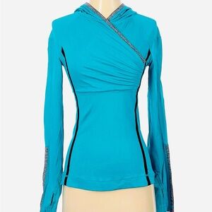 Lululemon Long-Sleeved Top with Hood - Great for Running/Hiking